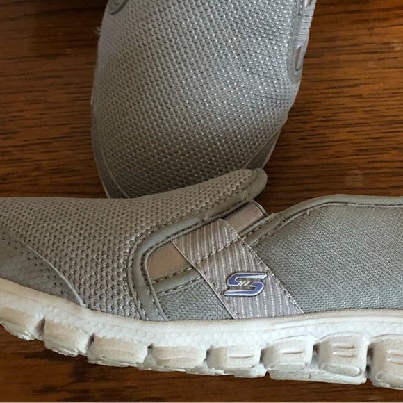 Skechers Air Cooled Memory Foam Slip-Ons Size 7 - Picture 4 of 9